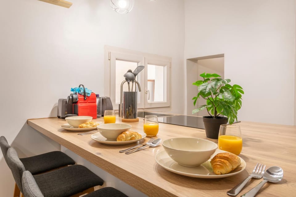 Coffee/tea facilities, Dining area, Breakfast, Continental breakfast