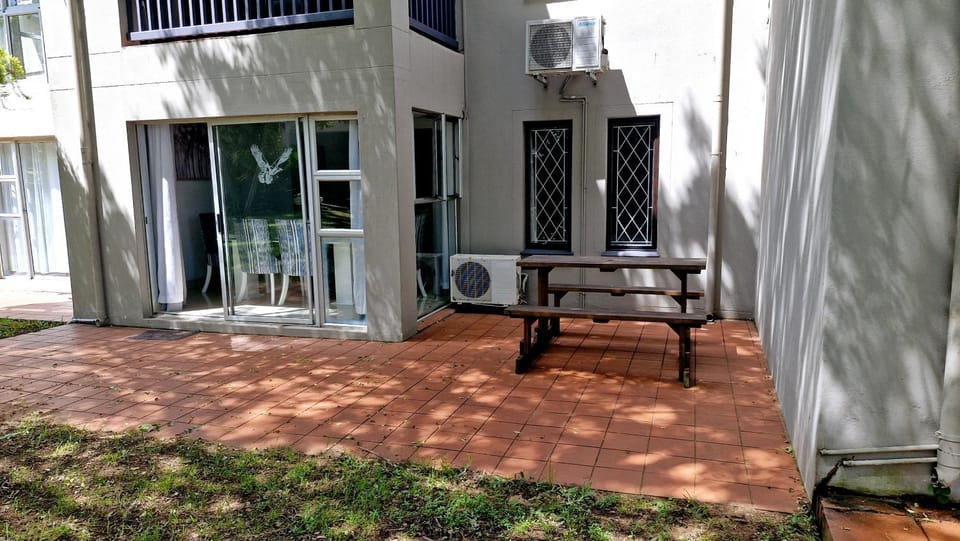 Property building, Patio, Day, Garden, Garden view