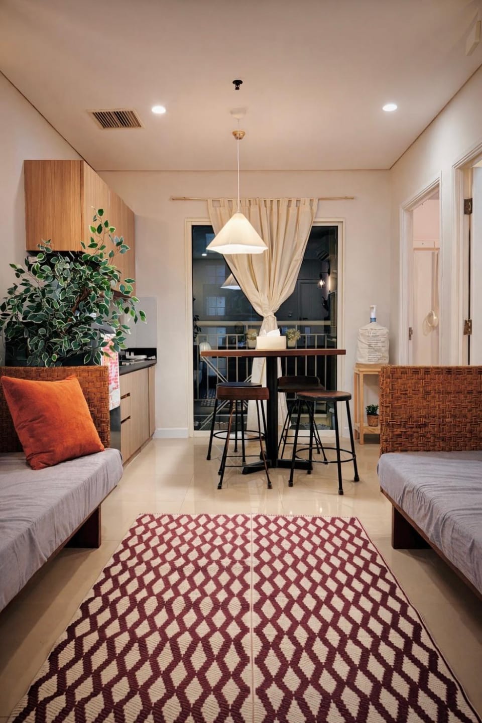 Kitchen or kitchenette, Living room, Photo of the whole room, Seating area, Dining area