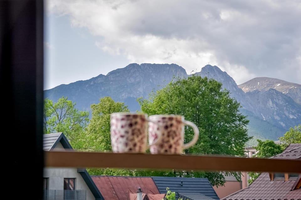 Balcony/Terrace, Mountain view