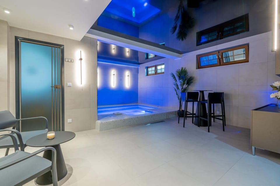 Pool view, Swimming pool