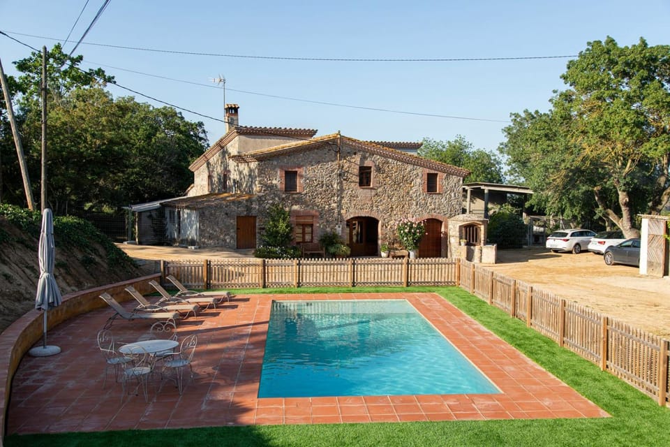 Property building, Swimming pool, Swimming pool