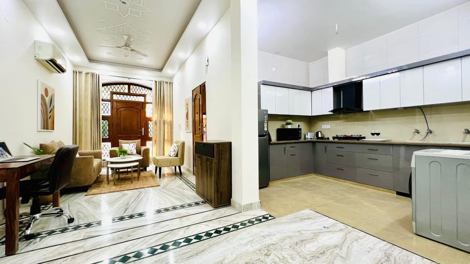 Kitchen or kitchenette, Living room