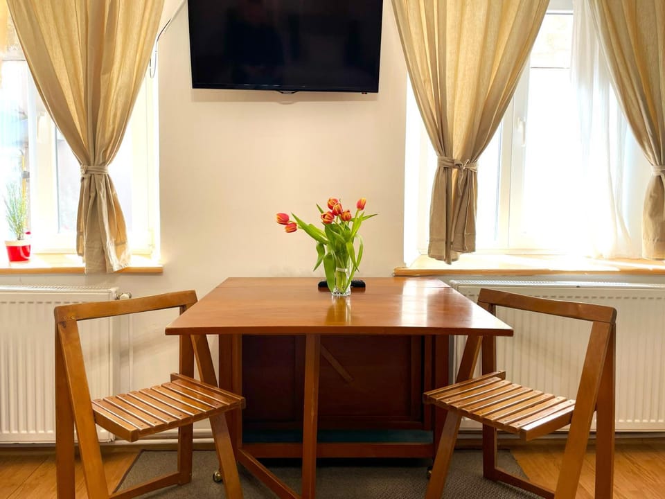 TV and multimedia, Decorative detail, Seating area, internet