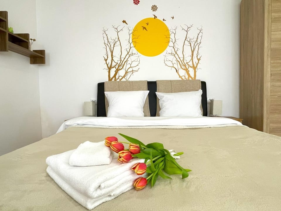 Bed, Bedroom, storage, towels