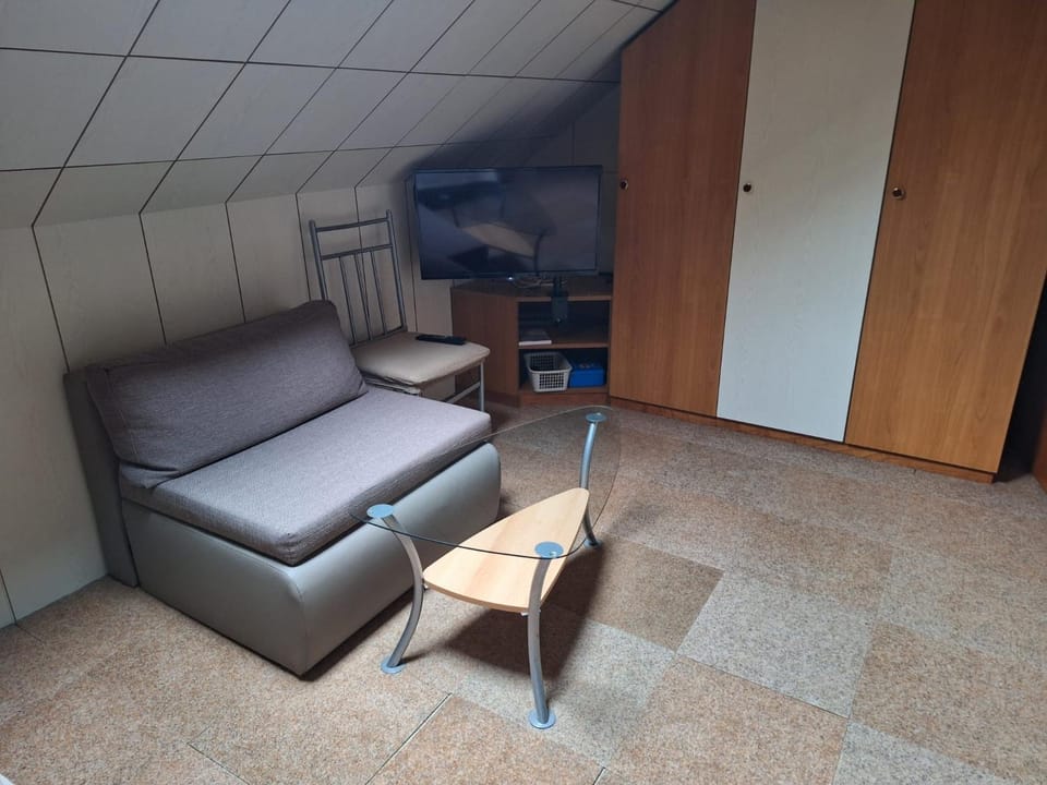 TV and multimedia, Seating area