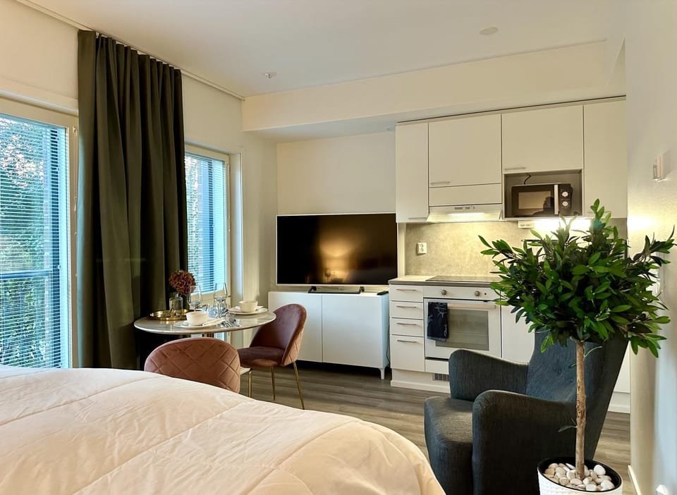 TV and multimedia, Kitchen or kitchenette, Photo of the whole room