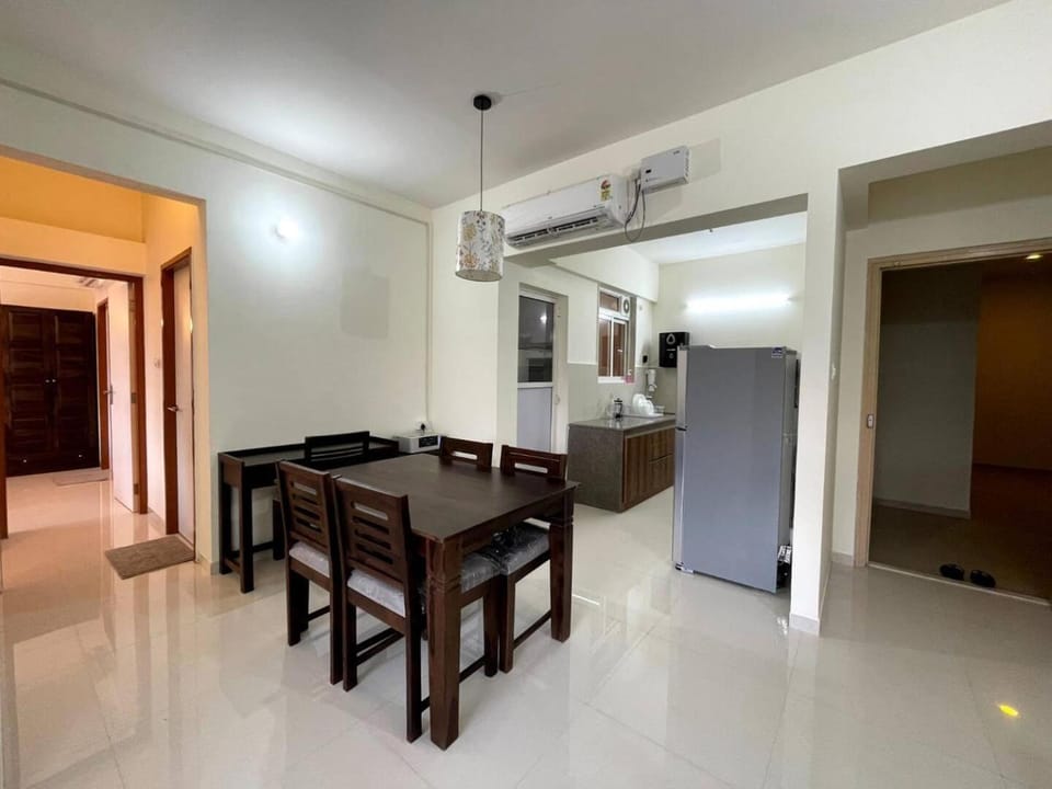 Kitchen or kitchenette, Living room, Seating area, Dining area, air conditioner
