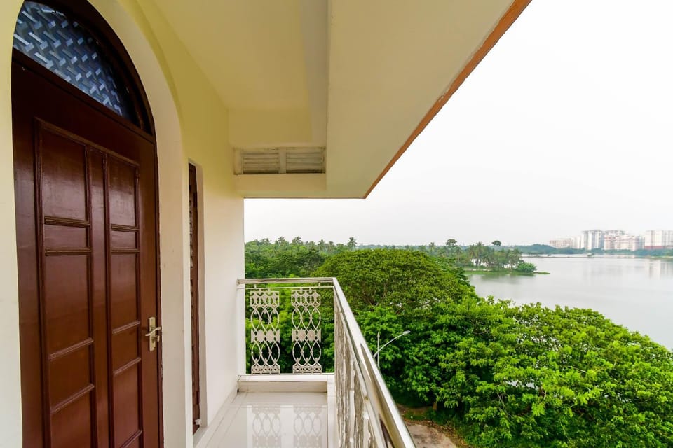 Balcony/Terrace, Lake view