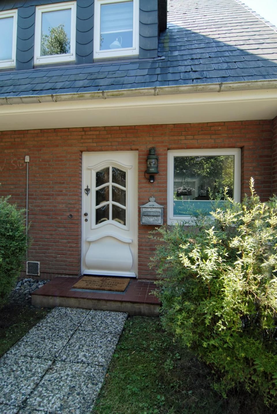 Facade/entrance