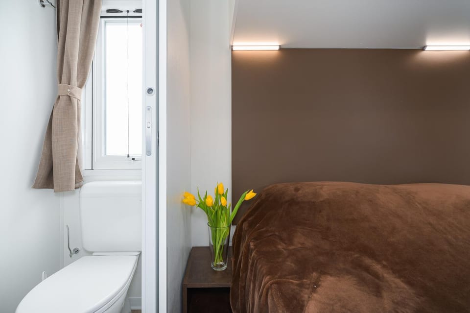 Toilet, Bed, Bathroom, Bedroom