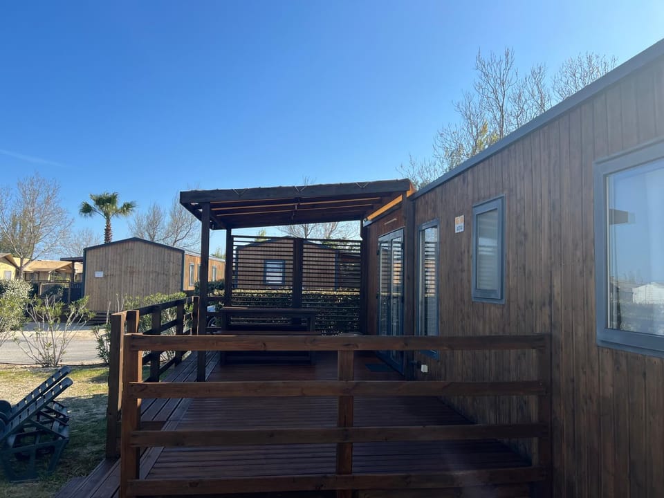Camping les dunes 5 étoiles mobil home 6 personnes A14 Campground/ 
RV Resort in Occitanie