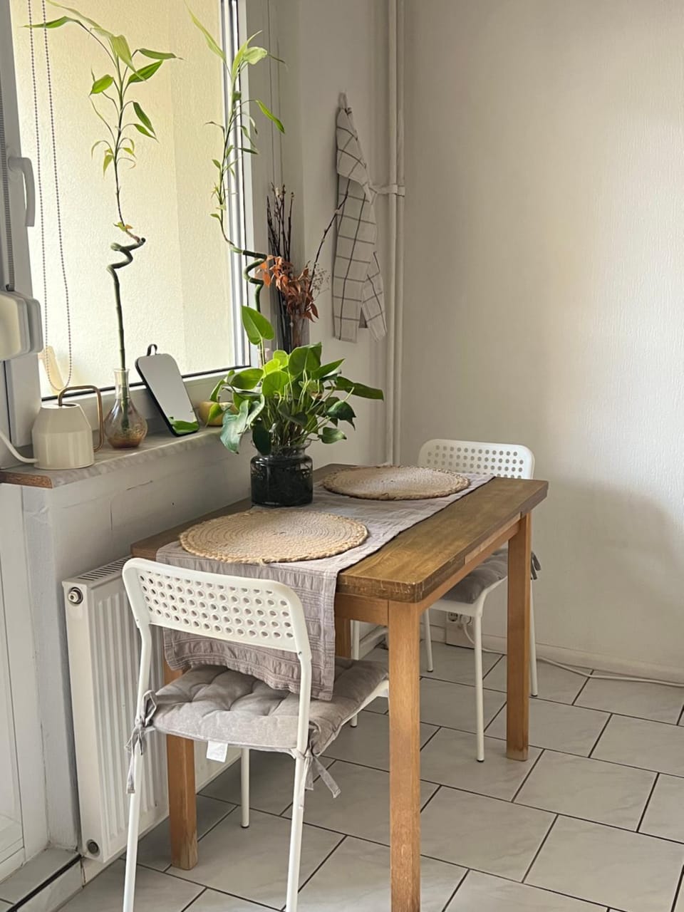 Seating area, Dining area