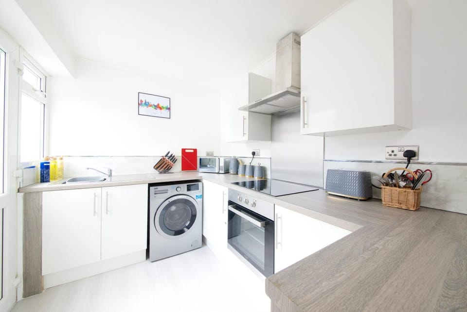 GuestReady Modern 2BR Home by Anfield Stadium House in Liverpool