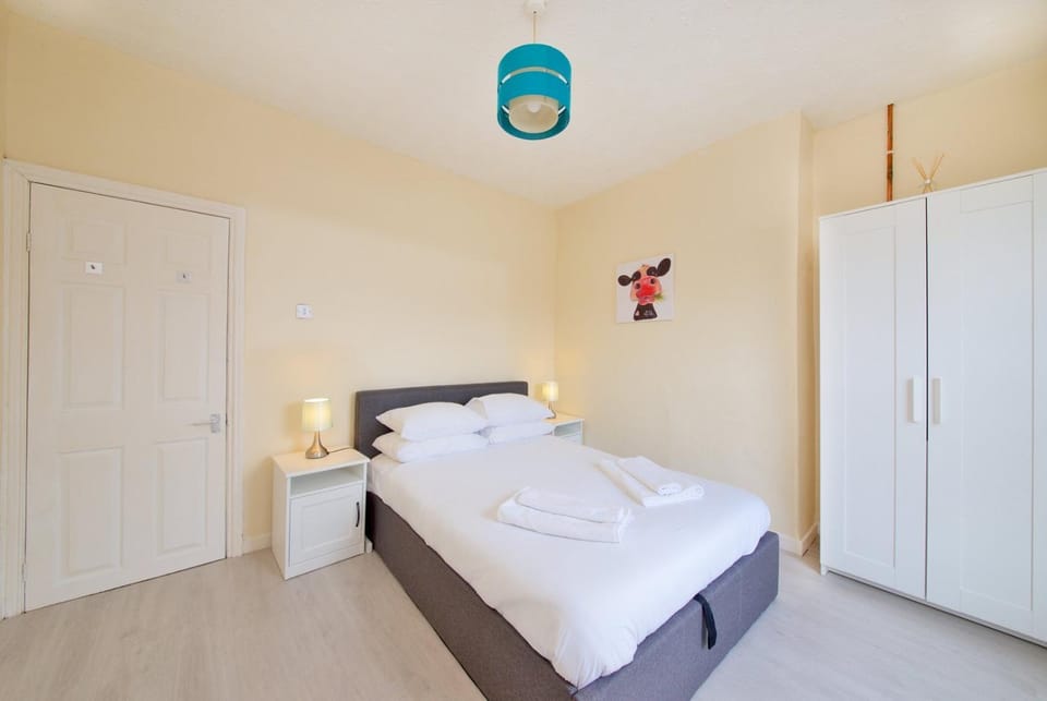 GuestReady Modern 2BR Home by Anfield Stadium House in Liverpool