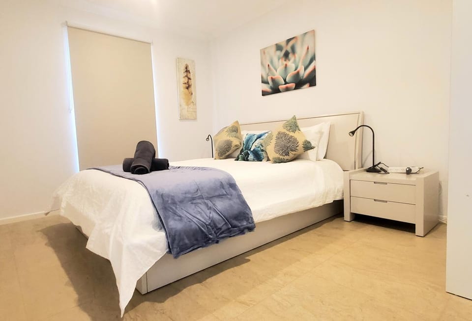 Coastal Salty Kiss Sleeps 4! Apartment in Perth