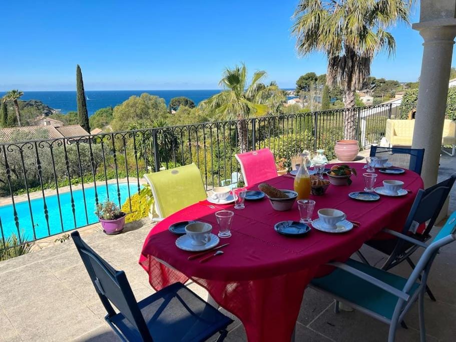 View (from property/room), Pool view, Sea view, Swimming pool, sunbed