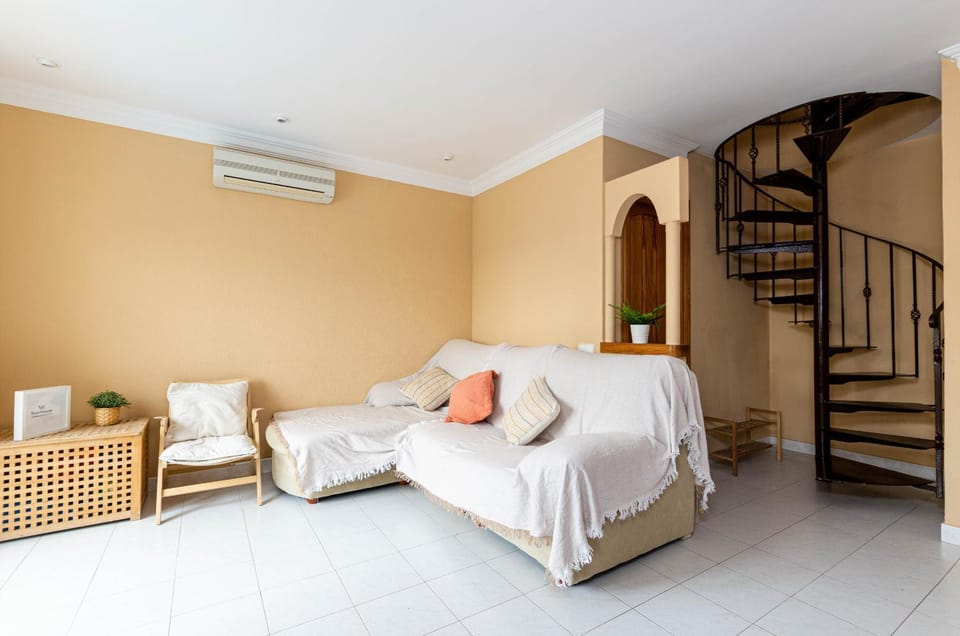 Communal lounge/ TV room, Living room