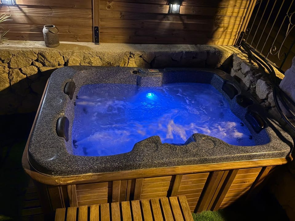 Cala-Azul y Jacuzzi House in Marina Alta