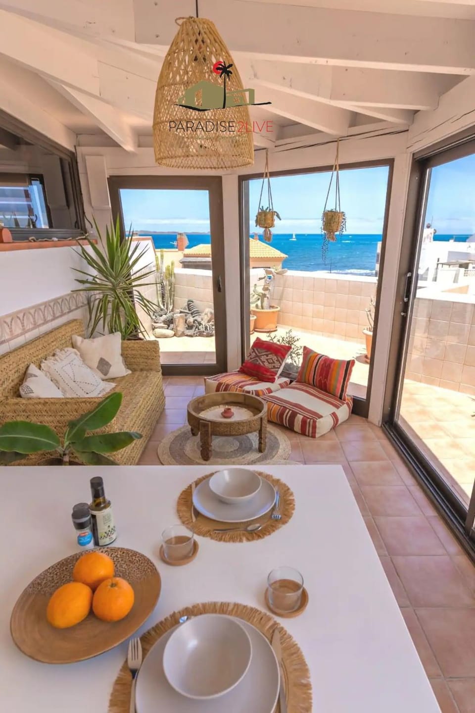 Natural landscape, Balcony/Terrace, Living room, Food and drinks, Dining area, Sea view