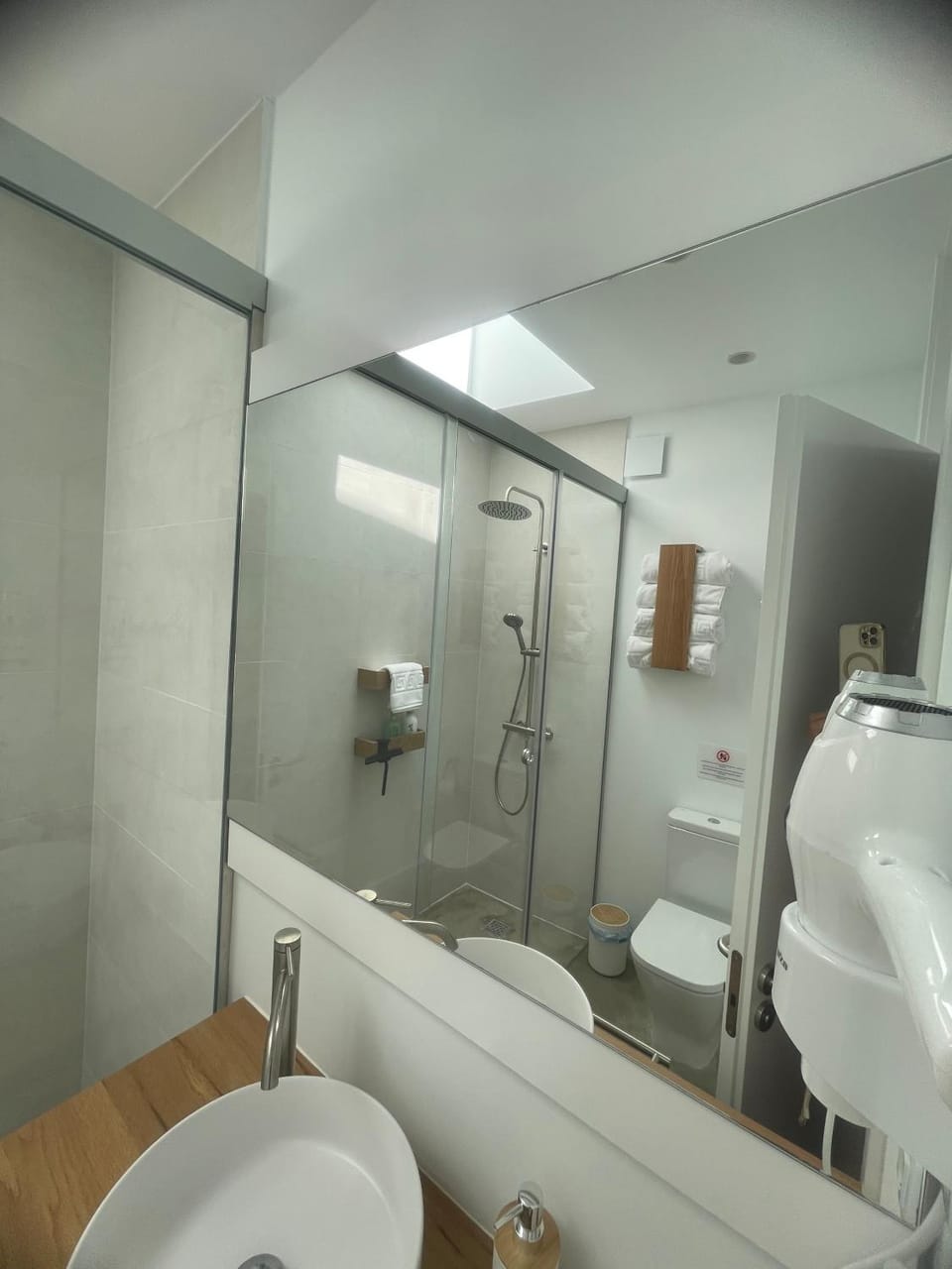 Shower, Toilet, Bathroom, towels