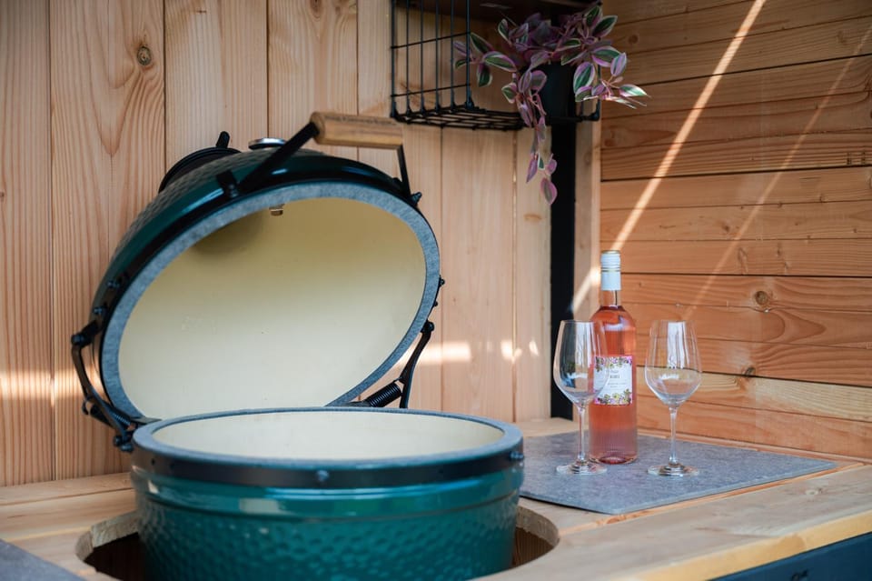 BBQ facilities, BBQ facilities