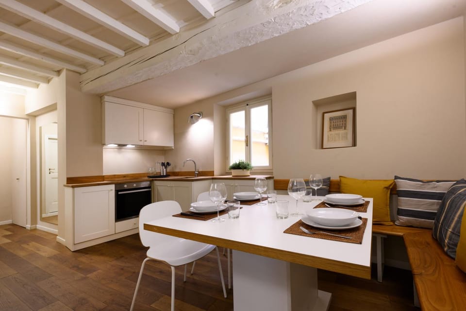 Kitchen or kitchenette, Living room, Seating area, Dining area, pet friendly, stove