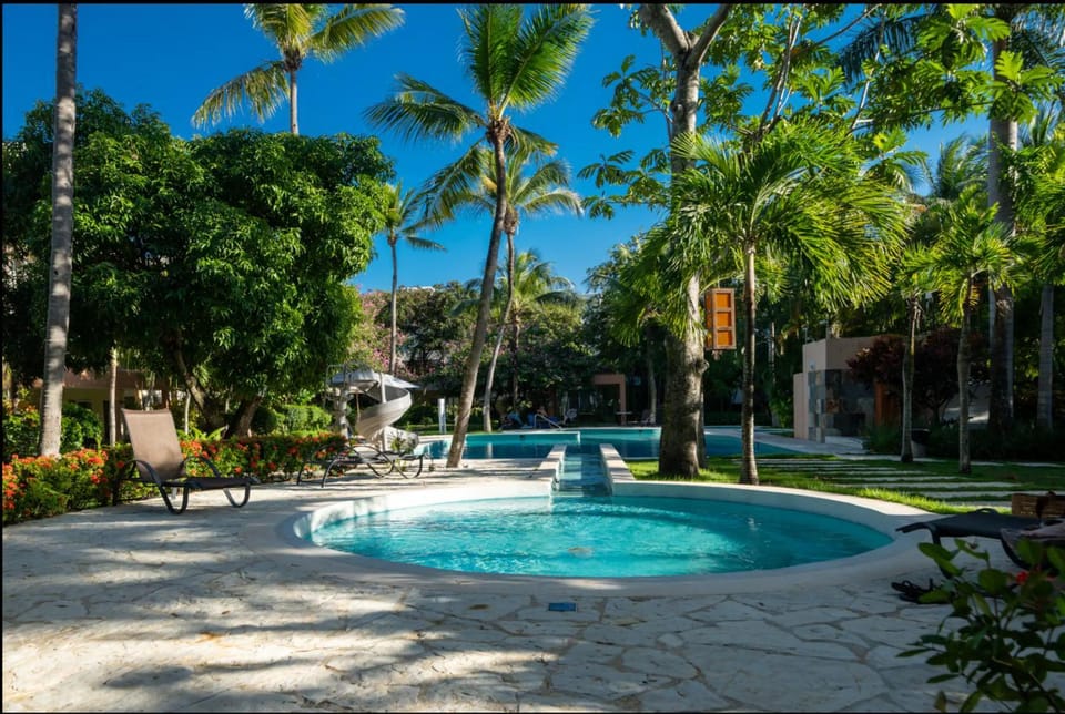 Pool view, Swimming pool