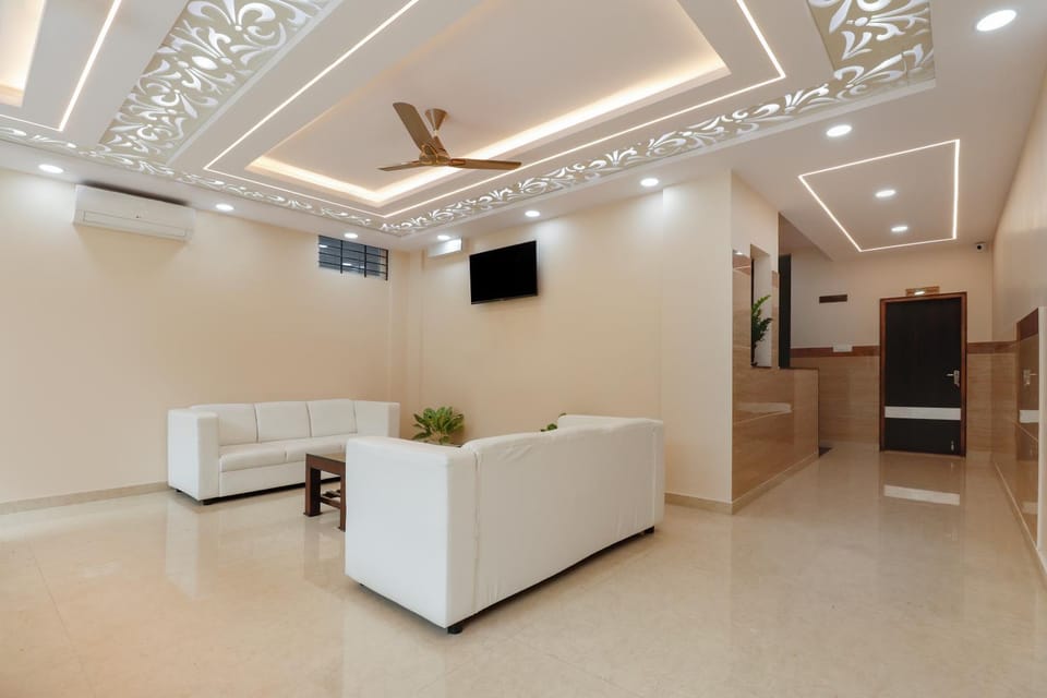 Sri Sai Grand IN Hotel in Bengaluru