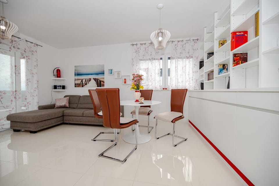 Living room, Seating area, Dining area