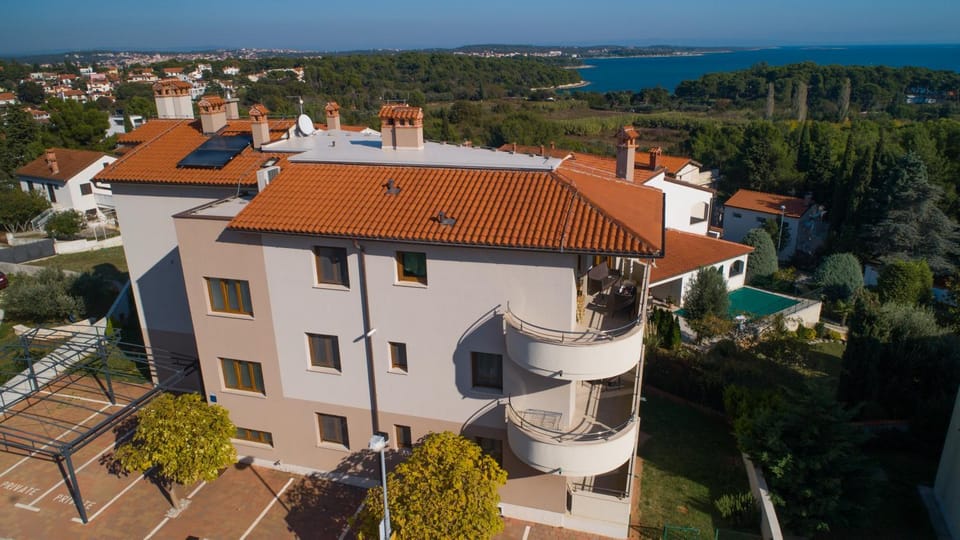 Property building, Bird's eye view