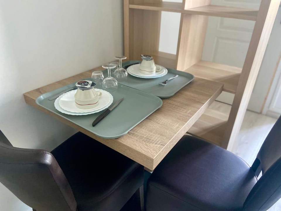 Coffee/tea facilities, Dining area