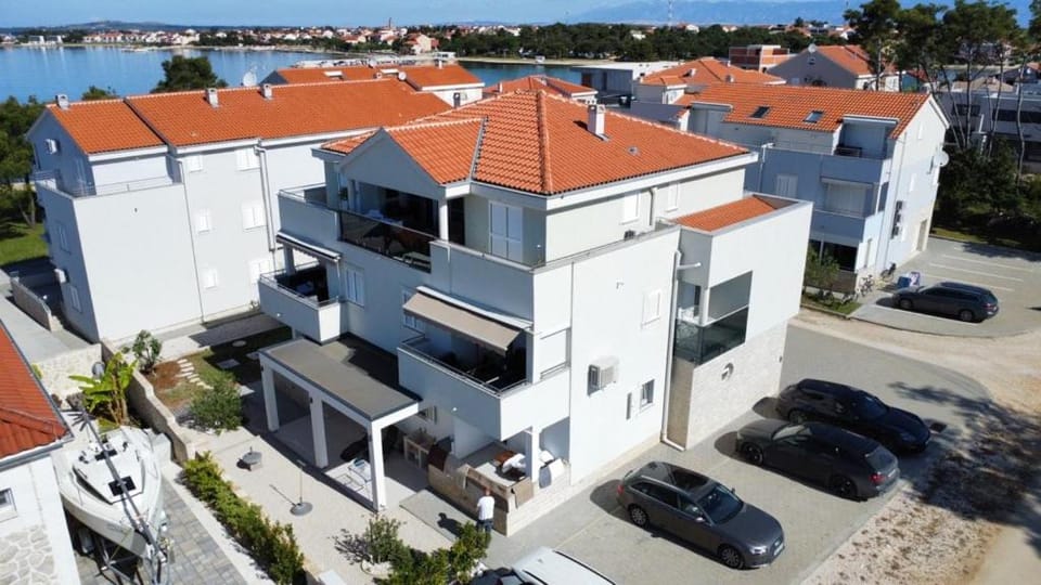 Property building, Bird's eye view, Parking