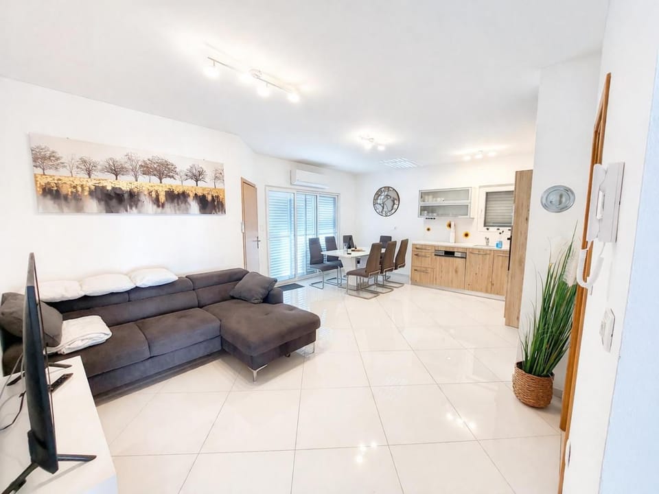 Living room, kitchen