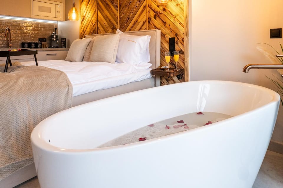 Kitchen or kitchenette, Bedroom, Bath