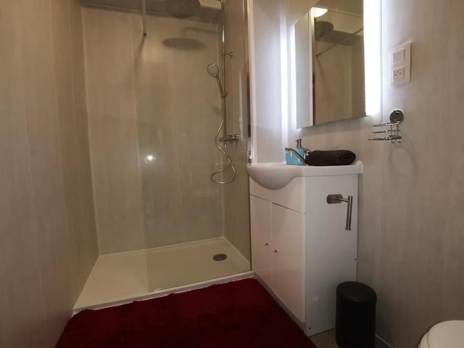 n1 F2 40m2 avec petit jardin Apartment in Normandy