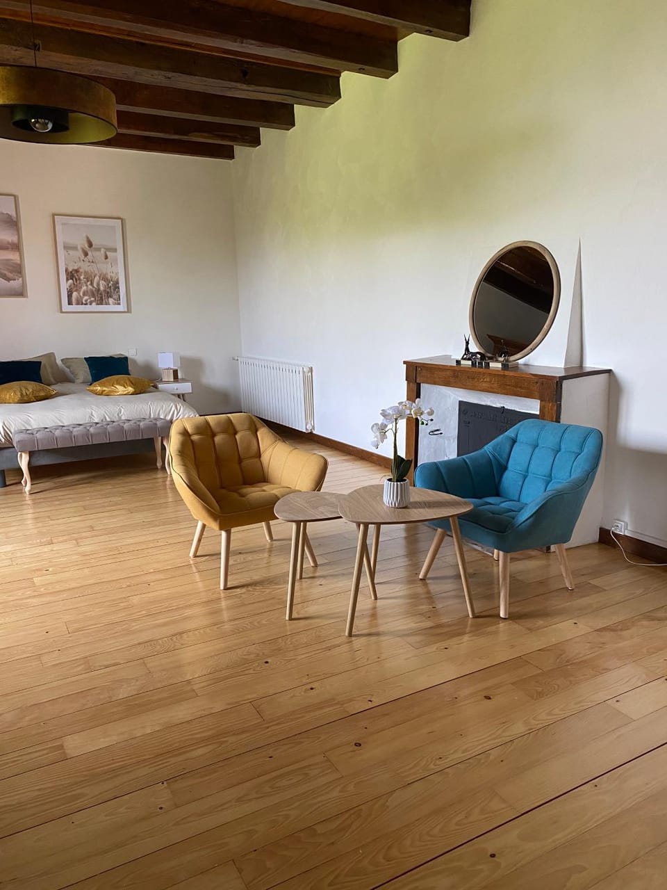 Photo of the whole room