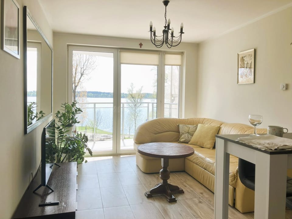 Living room, Lake view