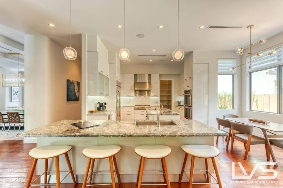 Victoria Villa - Walk to Las Olas - 4 Bed 4 Bath House in Fort Lauderdale
