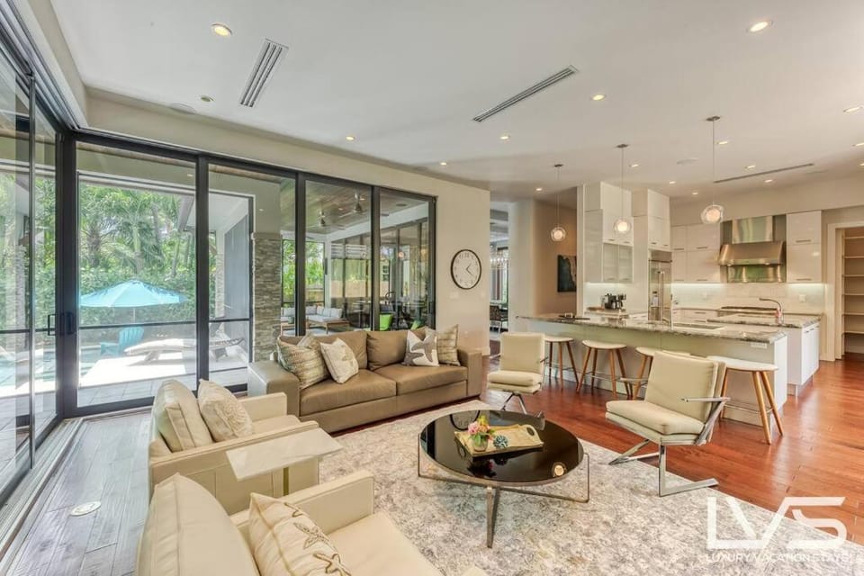 Victoria Villa - Walk to Las Olas - 4 Bed 4 Bath House in Fort Lauderdale