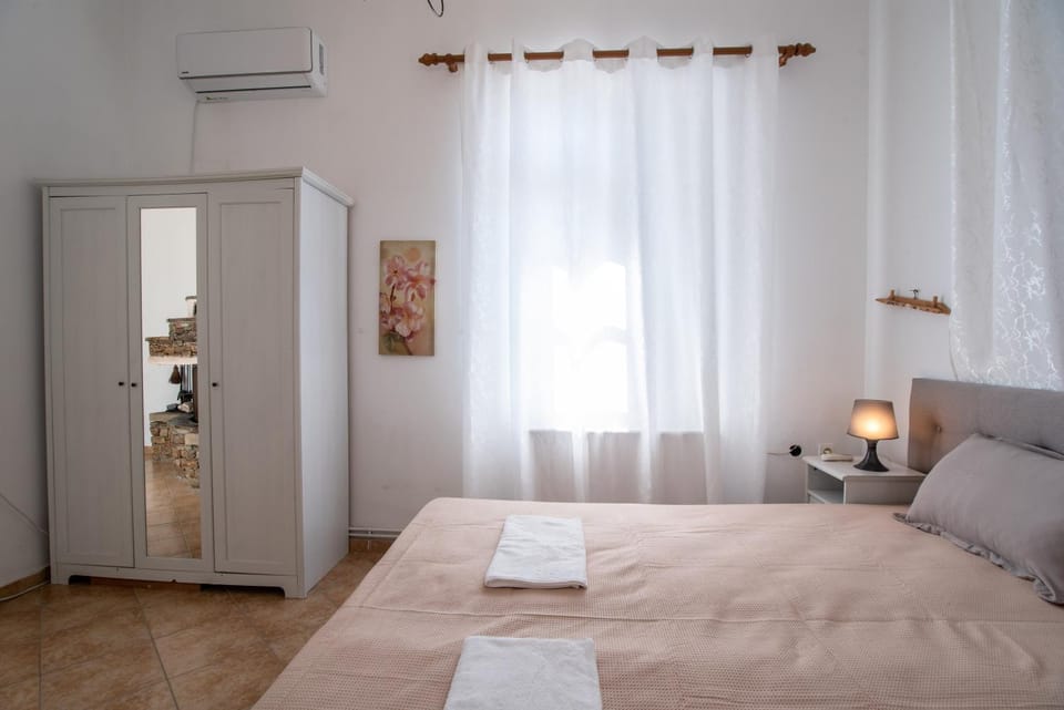 Property building, Living room, Bedroom