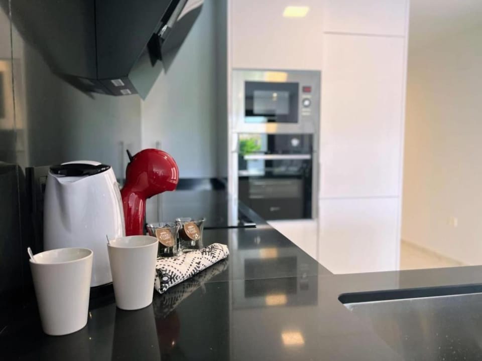 Coffee/tea facilities, Kitchen or kitchenette, minibar, pet friendly, stove