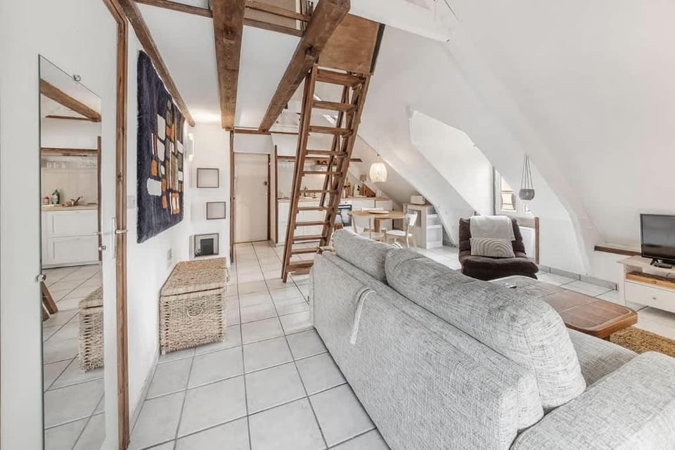 Communal lounge/ TV room, Living room, Seating area