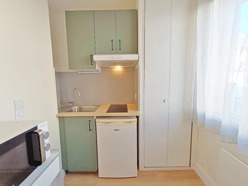Kitchen or kitchenette, minibar, pet friendly, stove