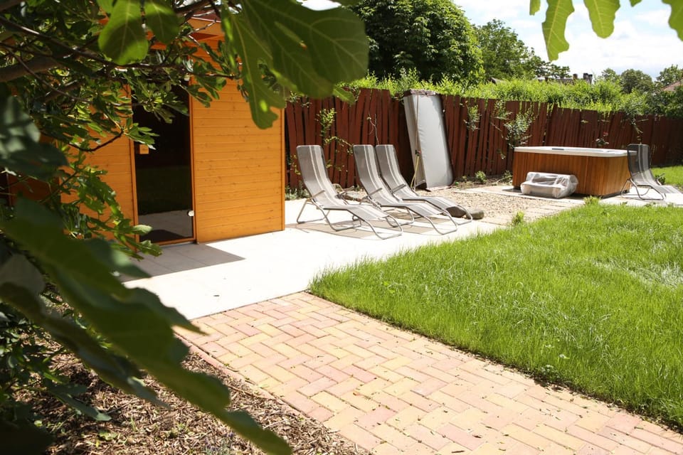 Garden, Garden view