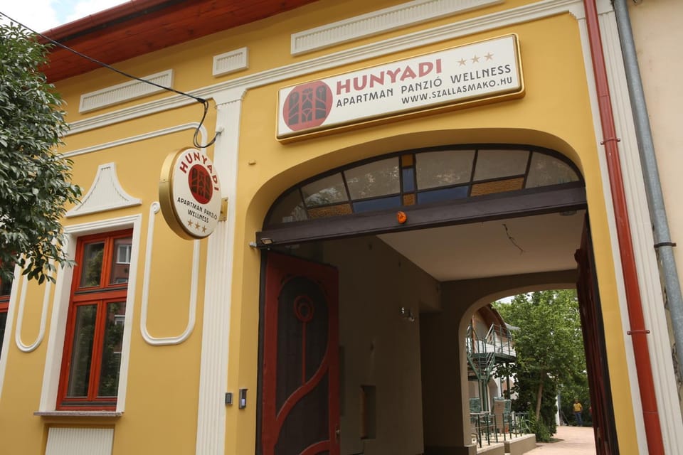 Facade/entrance, Property logo or sign, Street view