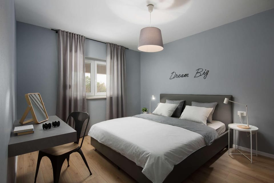 Bed, Photo of the whole room, Bedroom
