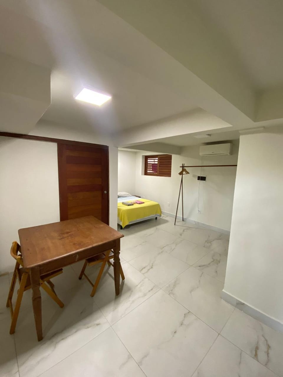 Bed, Kitchen or kitchenette, Photo of the whole room, Dining area, Bedroom