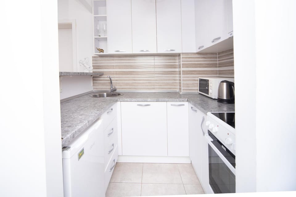 City center lux 2bdr apt with garage Apartment in Budva