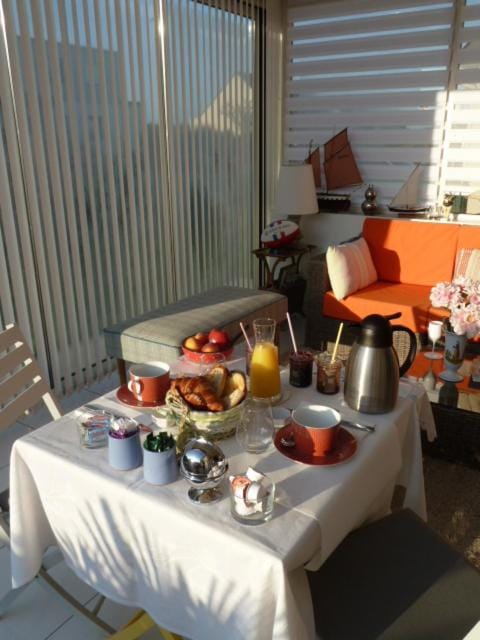 Breakfast, Continental breakfast